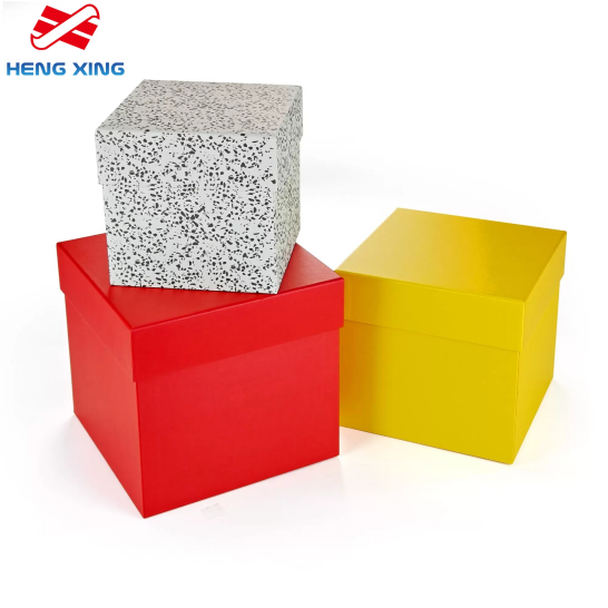 Fábrica de cajas de papel con tapa y base