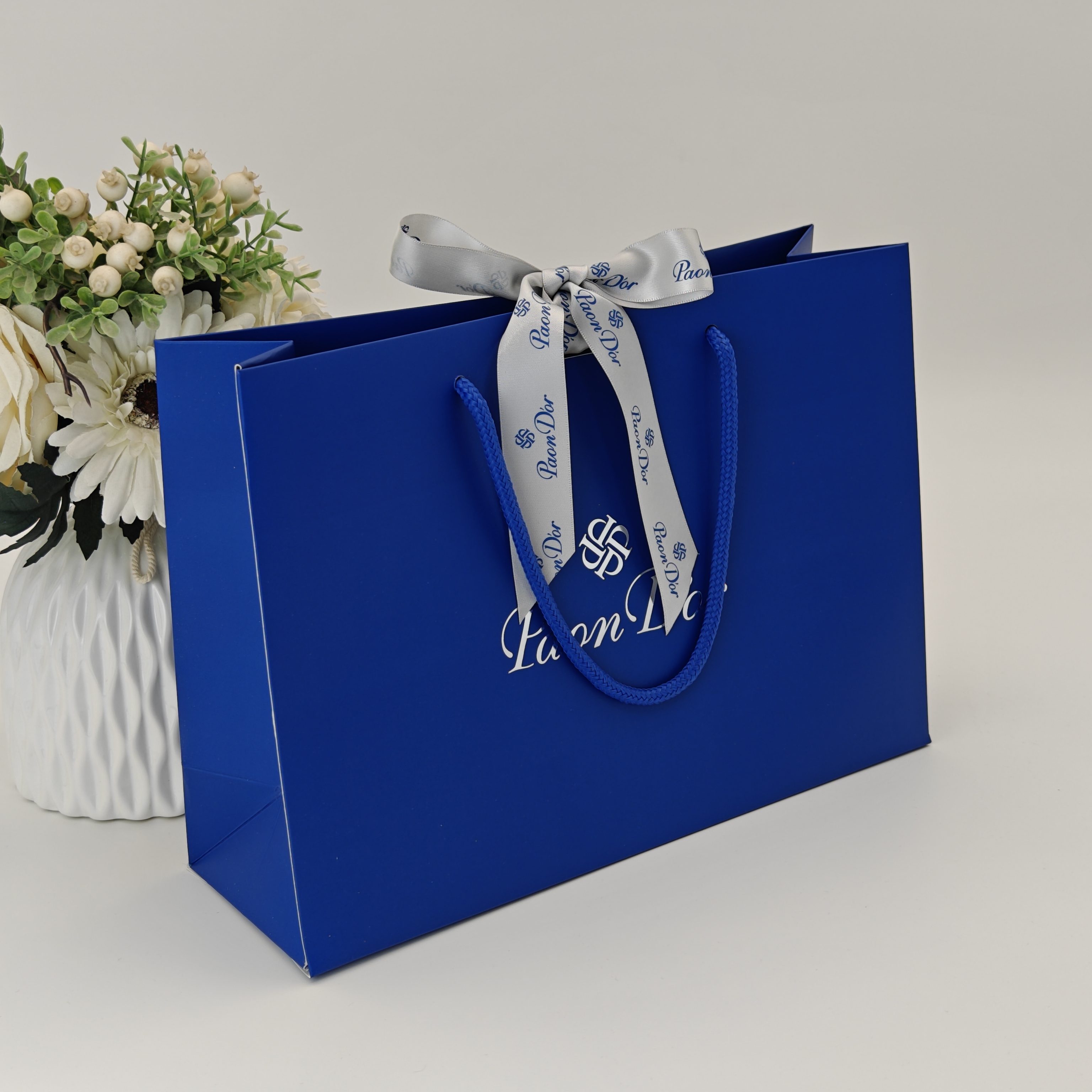 Caja de regalo con cinta