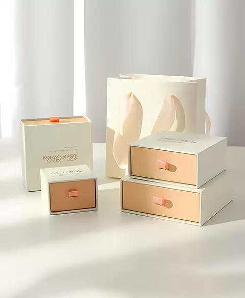 Caja de papel con cajones 