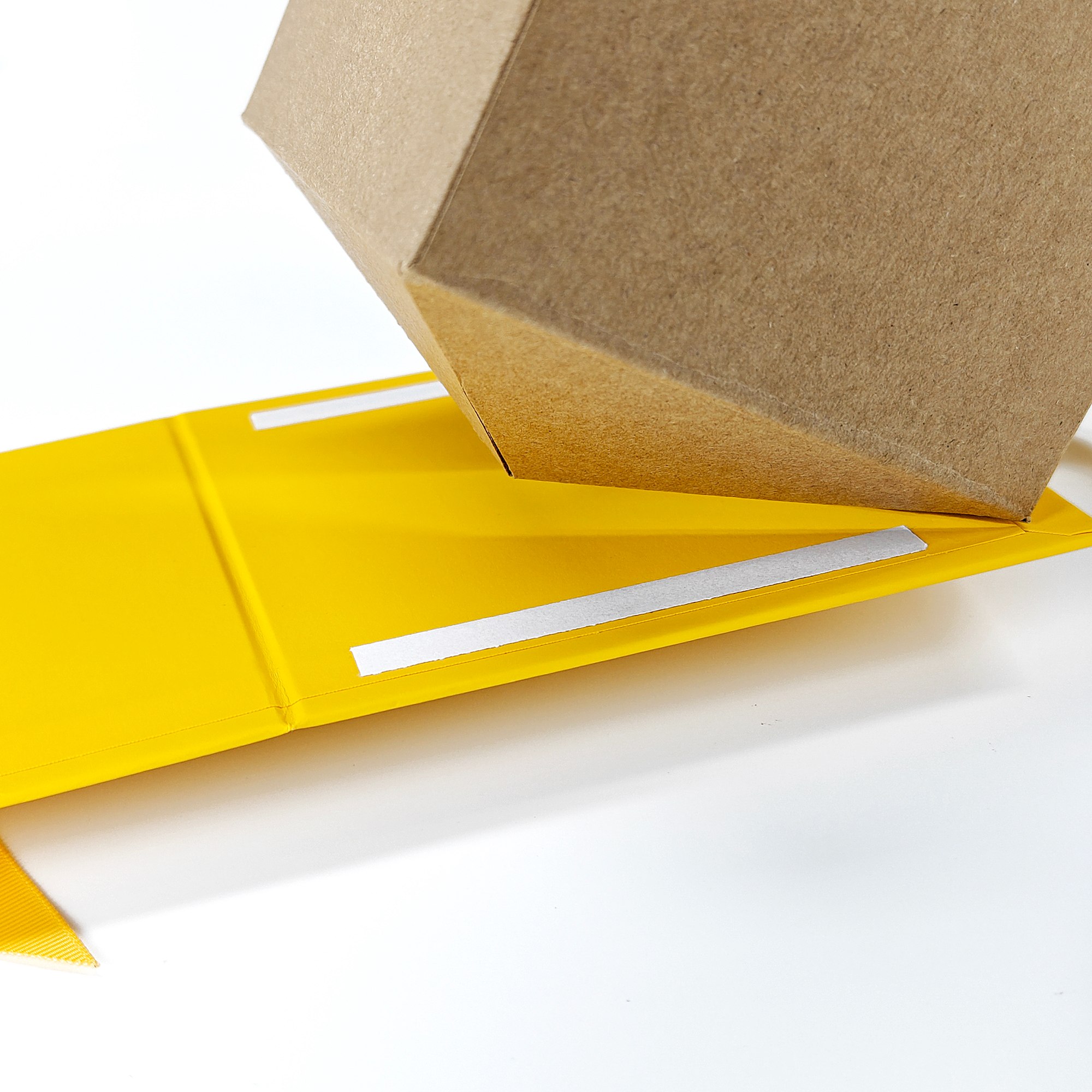  Caja de regalo plegable 