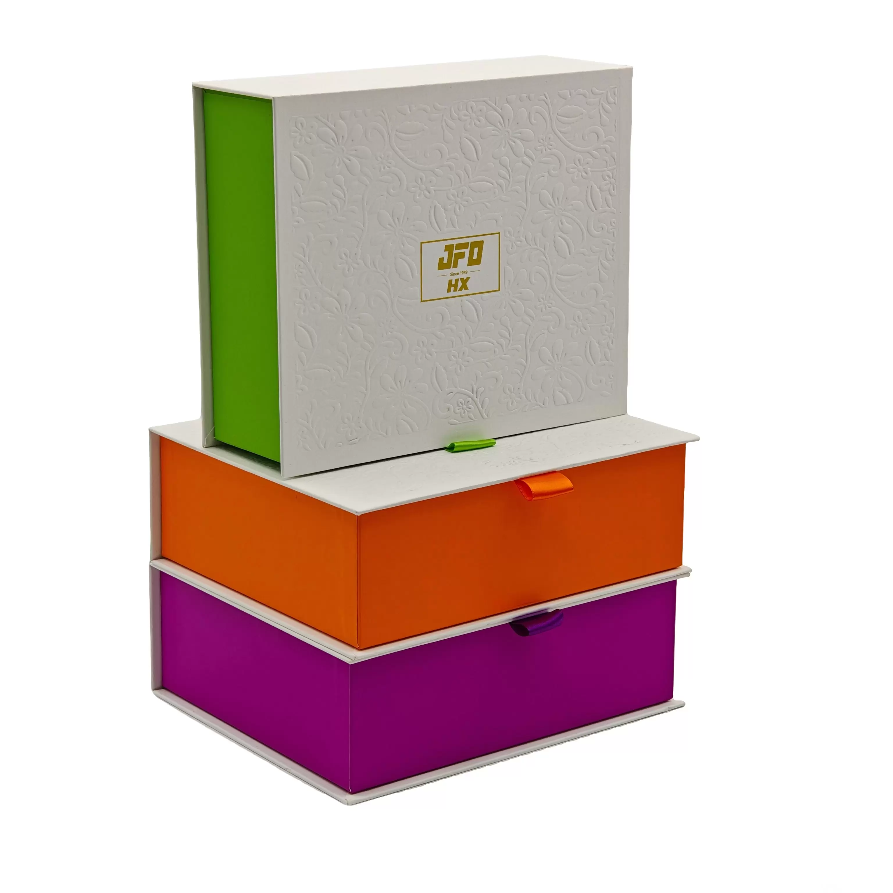 Caja de cartón con forma de libro